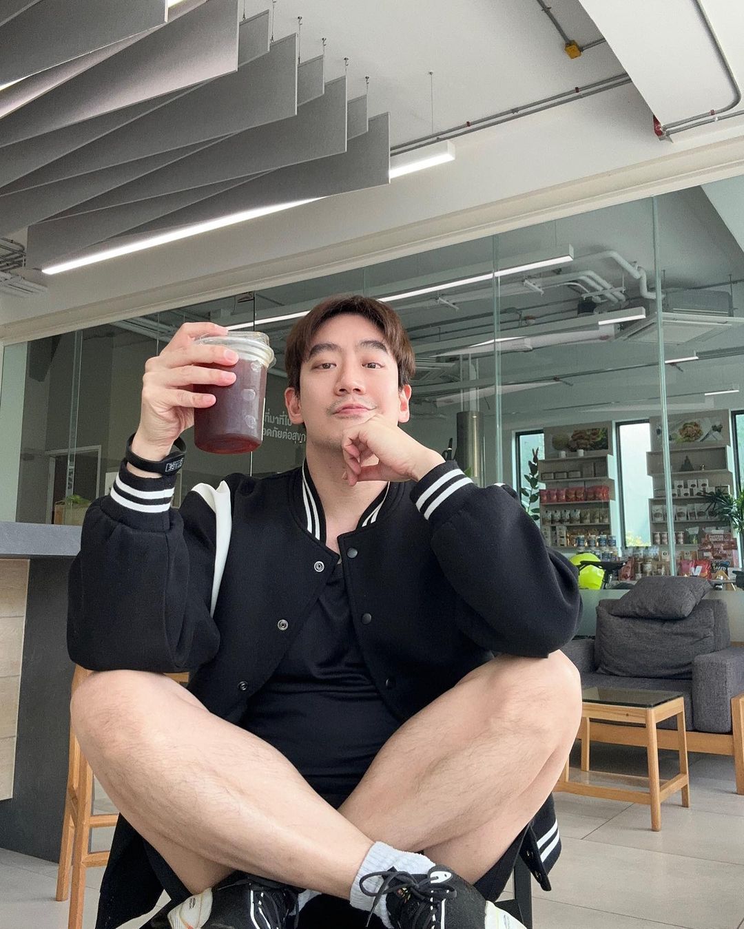 โอ๊ค - สมิทธิ์ อารยะสกุล