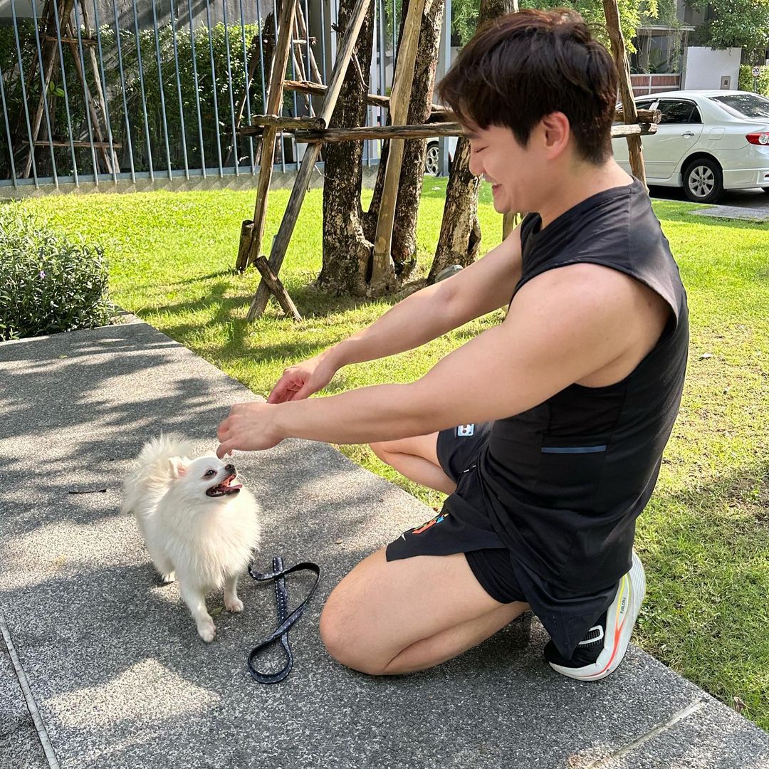โอ๊ค - สมิทธิ์ อารยะสกุล