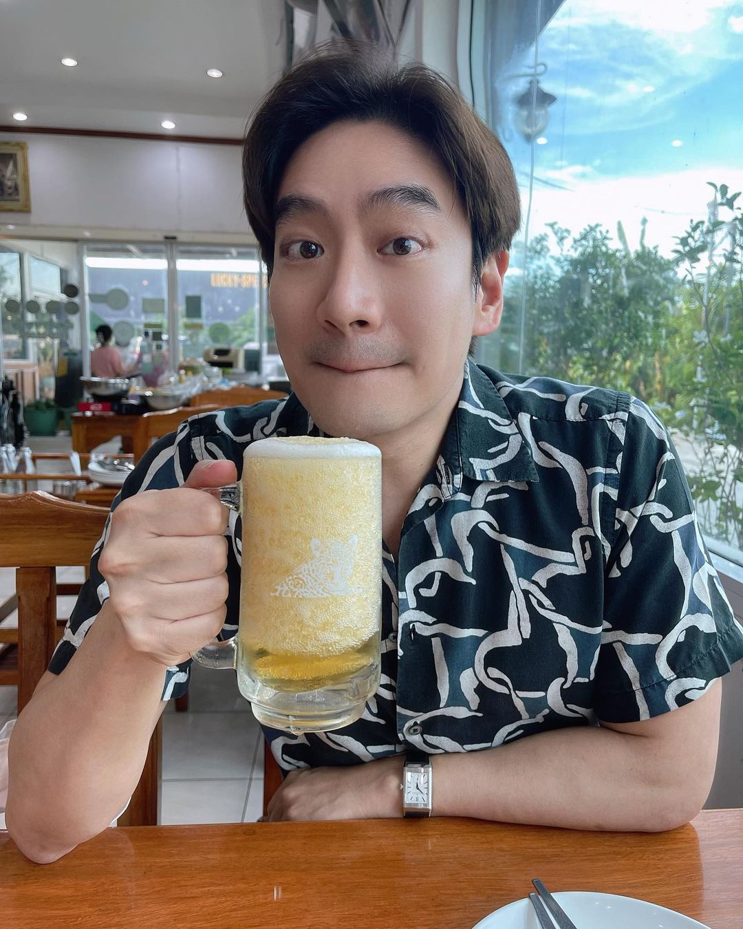 โอ๊ค - สมิทธิ์ อารยะสกุล
