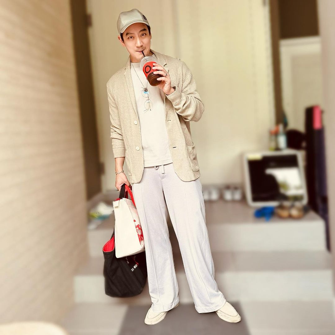 โอ๊ค - สมิทธิ์ อารยะสกุล