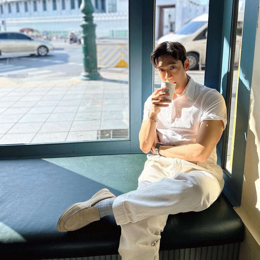 โอ๊ค - สมิทธิ์ อารยะสกุล
