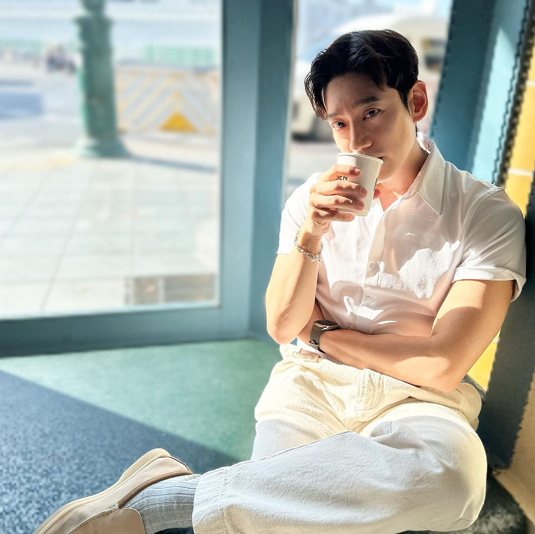 โอ๊ค - สมิทธิ์ อารยะสกุล