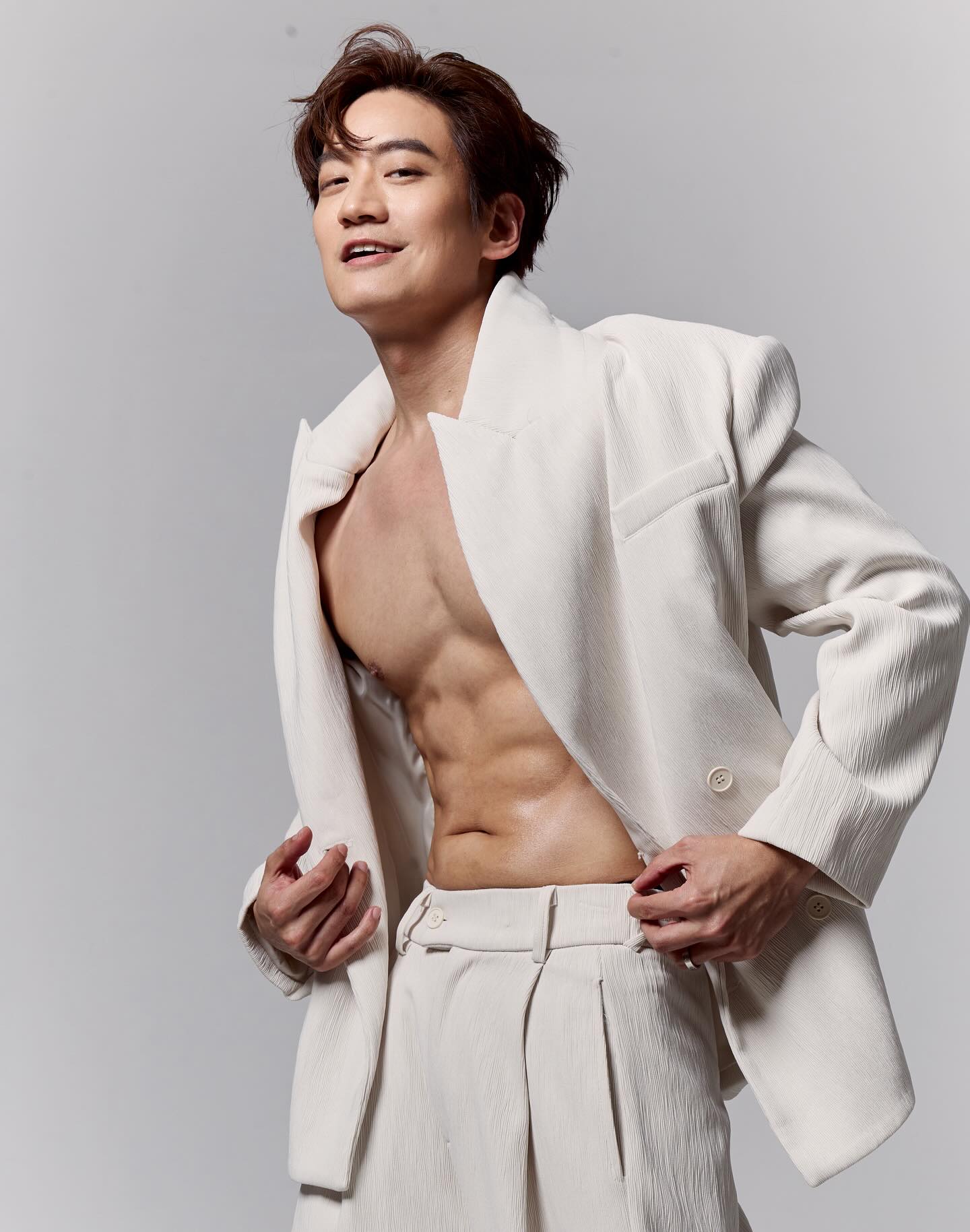 โอ๊ค - สมิทธิ์ อารยะสกุล