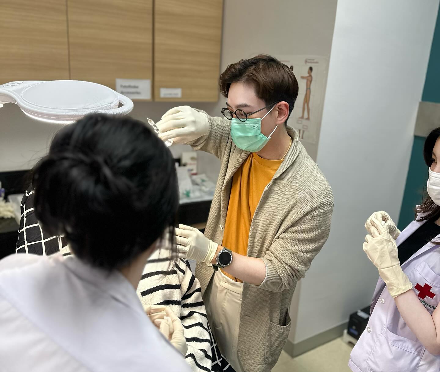 โอ๊ค - สมิทธิ์ อารยะสกุล