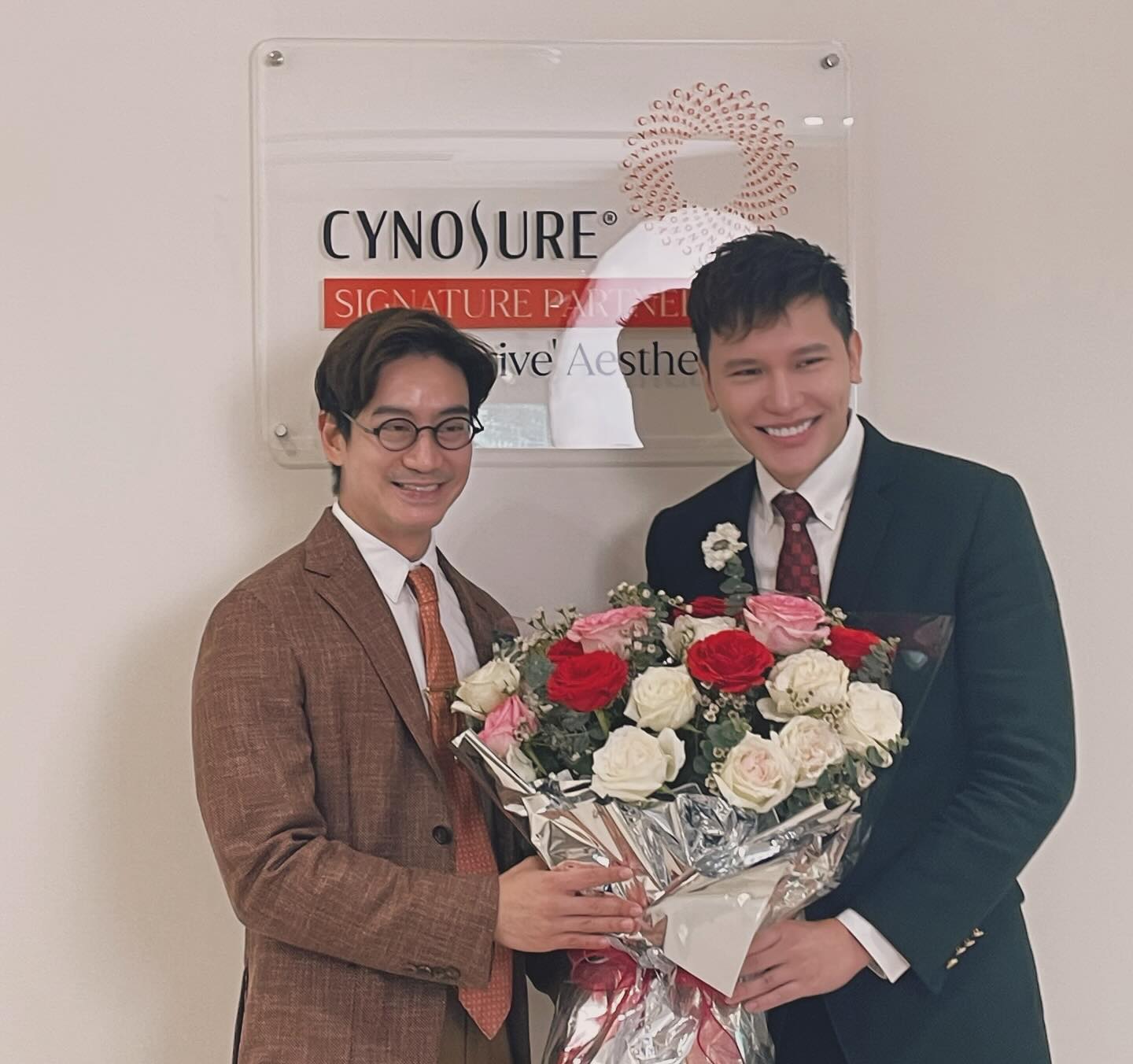 โอ๊ค - สมิทธิ์ อารยะสกุล