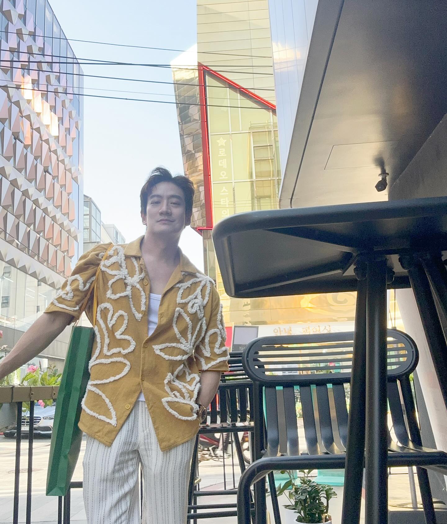 โอ๊ค - สมิทธิ์ อารยะสกุล