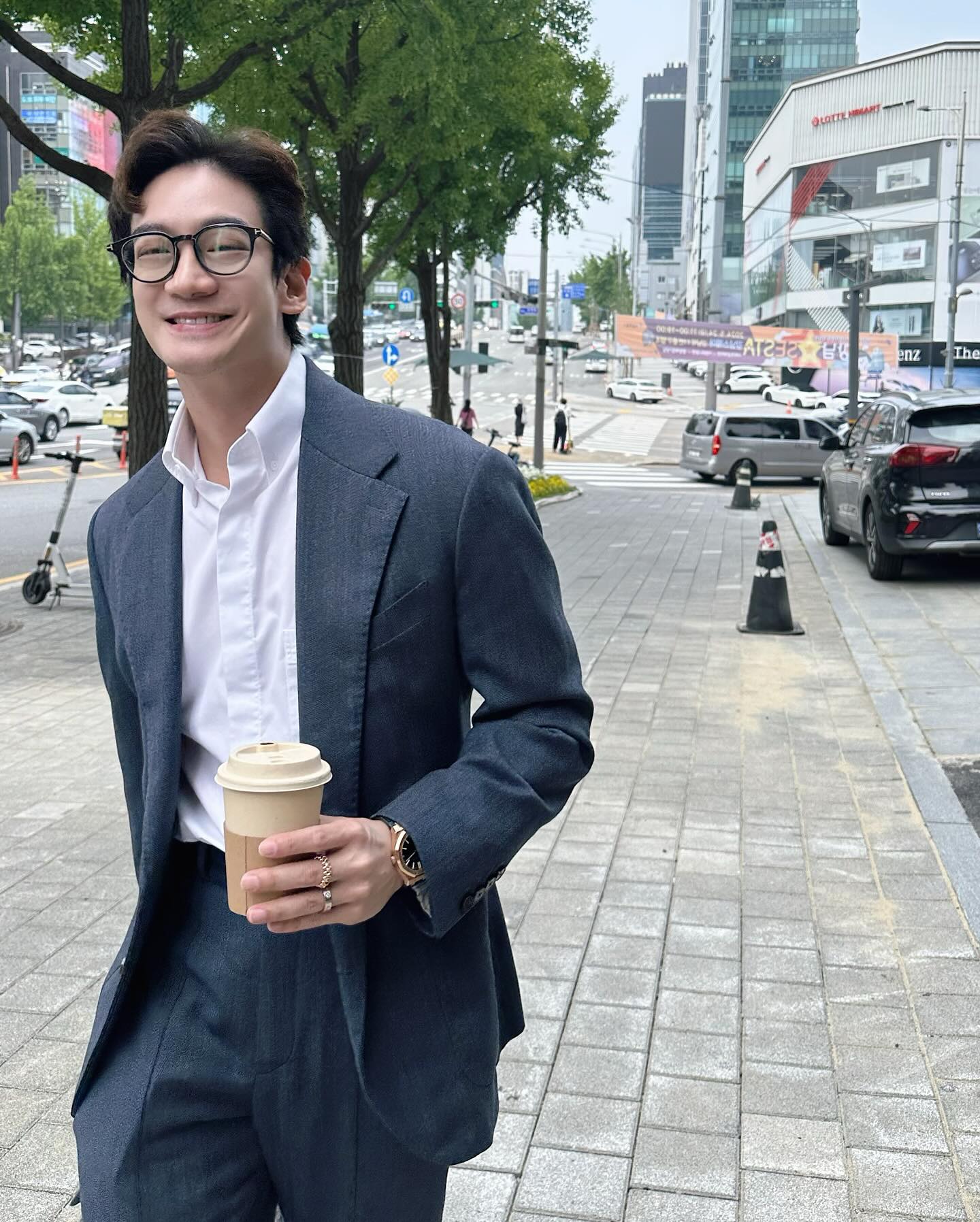 โอ๊ค - สมิทธิ์ อารยะสกุล