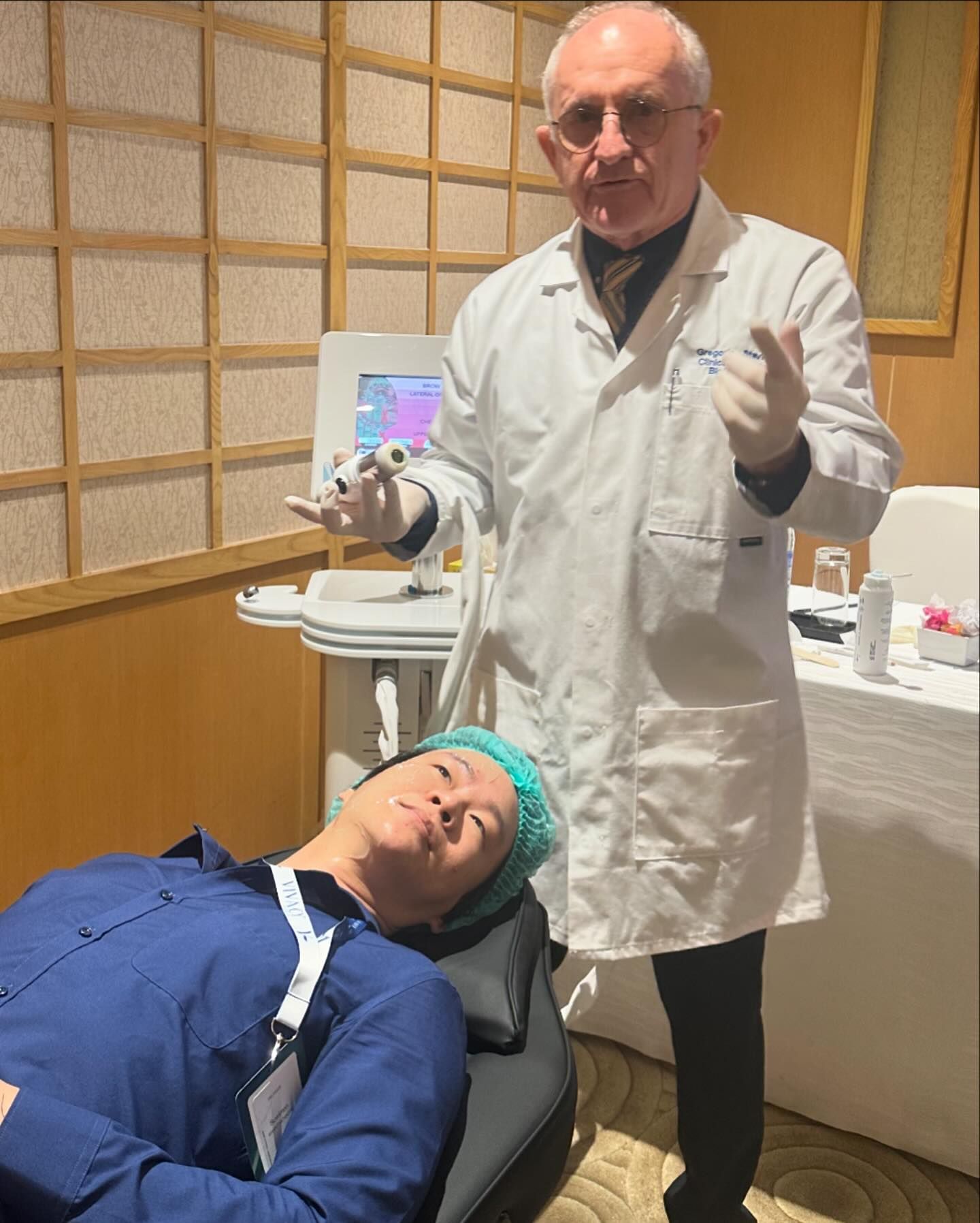 โอ๊ค - สมิทธิ์ อารยะสกุล