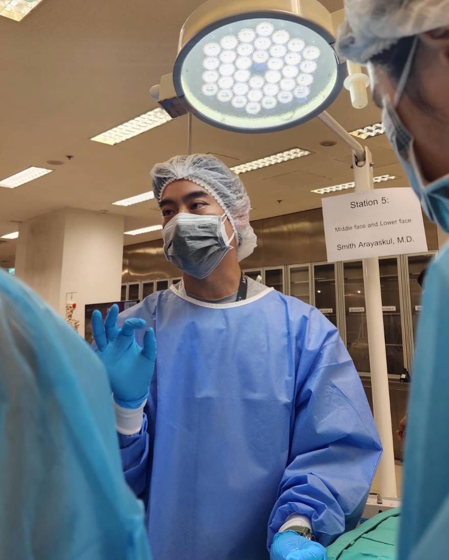 โอ๊ค - สมิทธิ์ อารยะสกุล