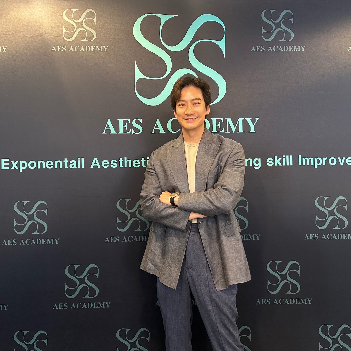 โอ๊ค - สมิทธิ์ อารยะสกุล