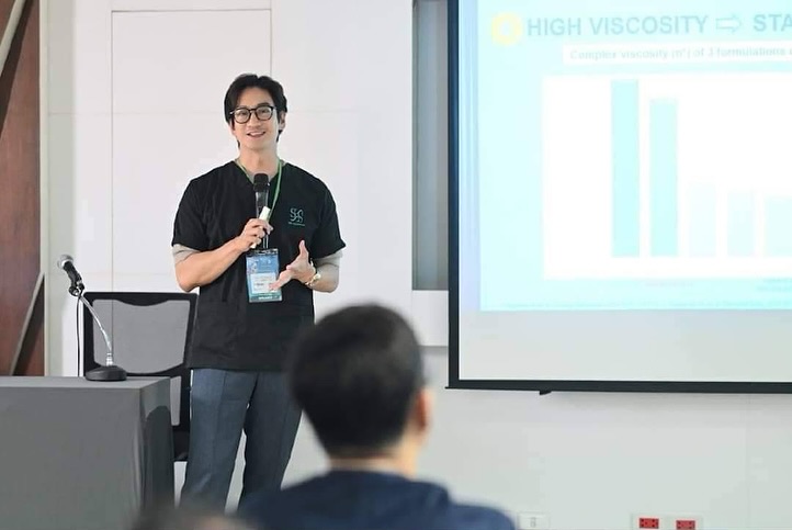 โอ๊ค - สมิทธิ์ อารยะสกุล