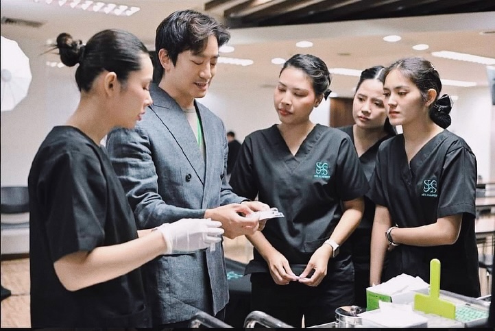 โอ๊ค - สมิทธิ์ อารยะสกุล