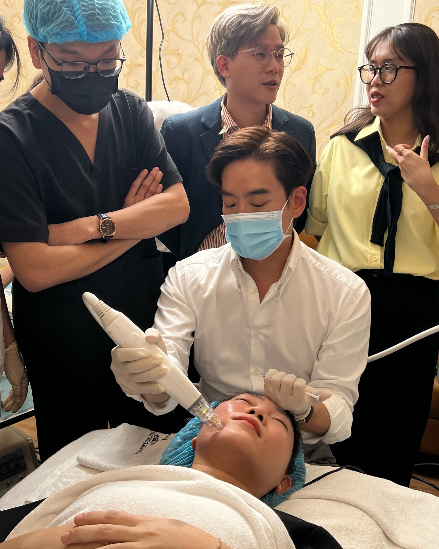 โอ๊ค - สมิทธิ์ อารยะสกุล