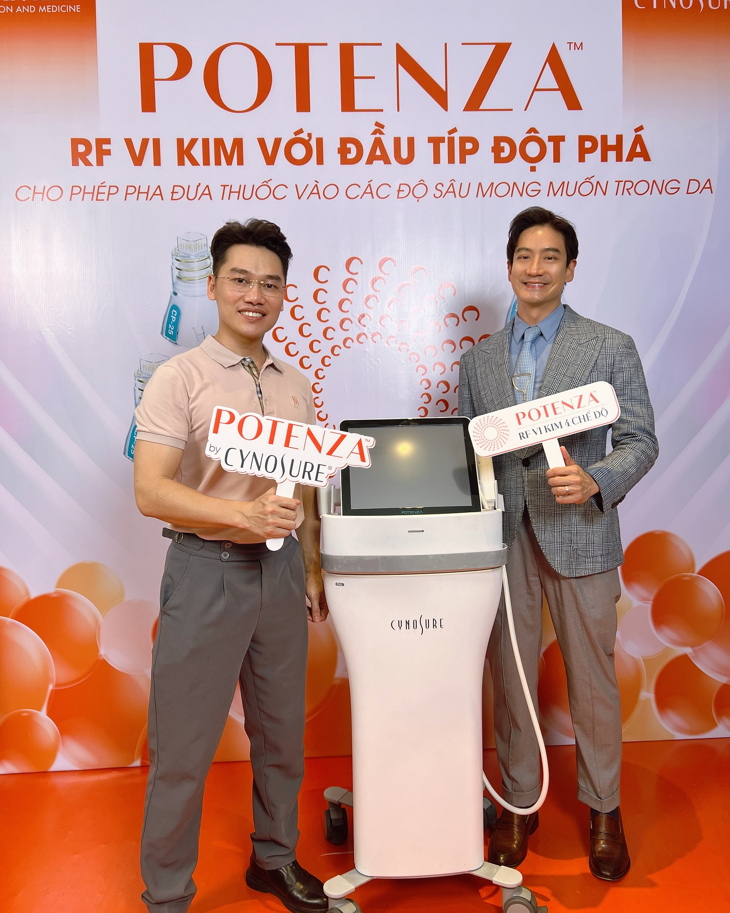 โอ๊ค - สมิทธิ์ อารยะสกุล