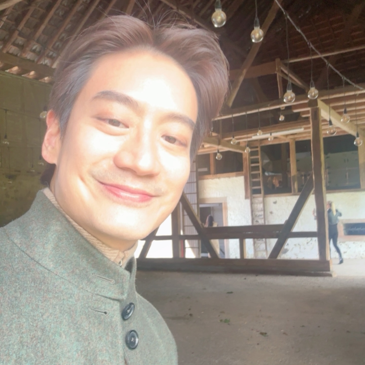 โอ๊ค - สมิทธิ์ อารยะสกุล