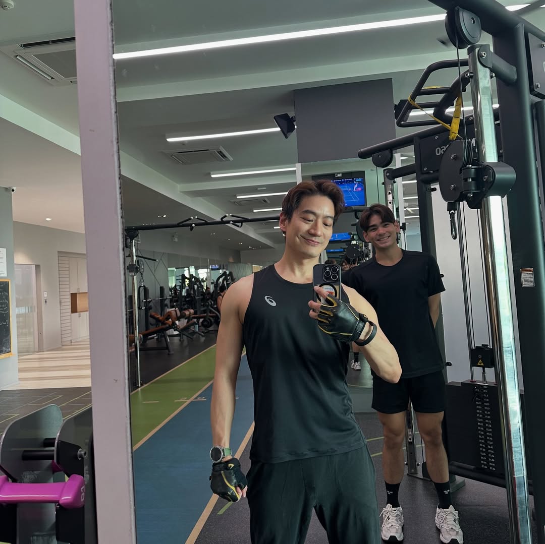 โอ๊ค - สมิทธิ์ อารยะสกุล