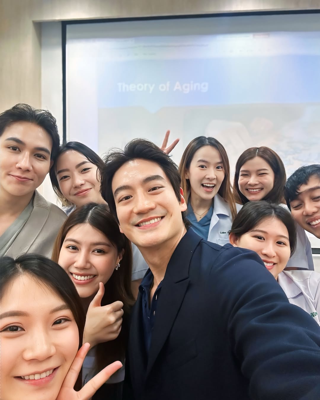 โอ๊ค - สมิทธิ์ อารยะสกุล