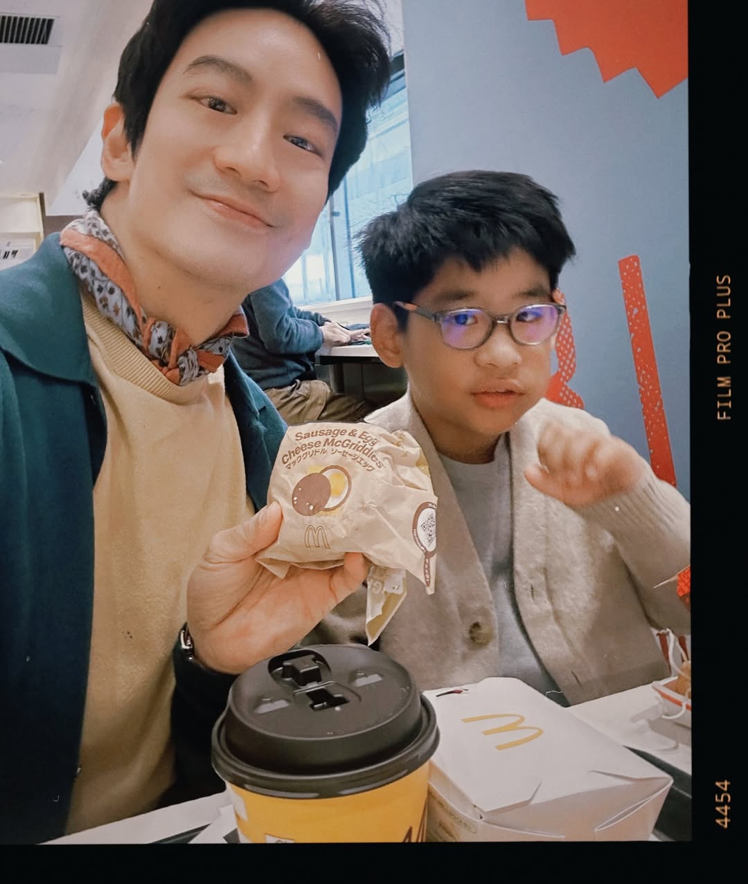 โอ๊ค - สมิทธิ์ อารยะสกุล
