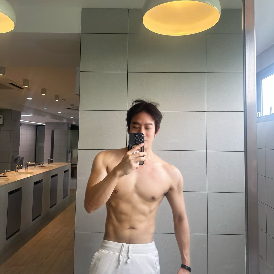 โอ๊ค - สมิทธิ์ อารยะสกุล