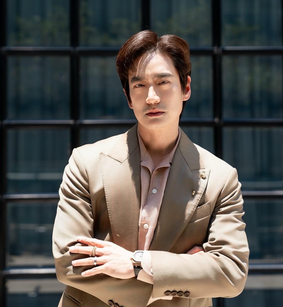 โอ๊ค - สมิทธิ์ อารยะสกุล