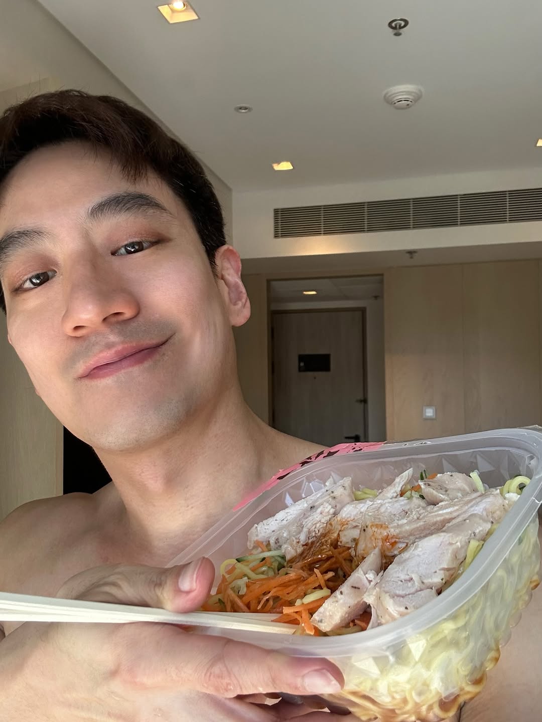 โอ๊ค - สมิทธิ์ อารยะสกุล