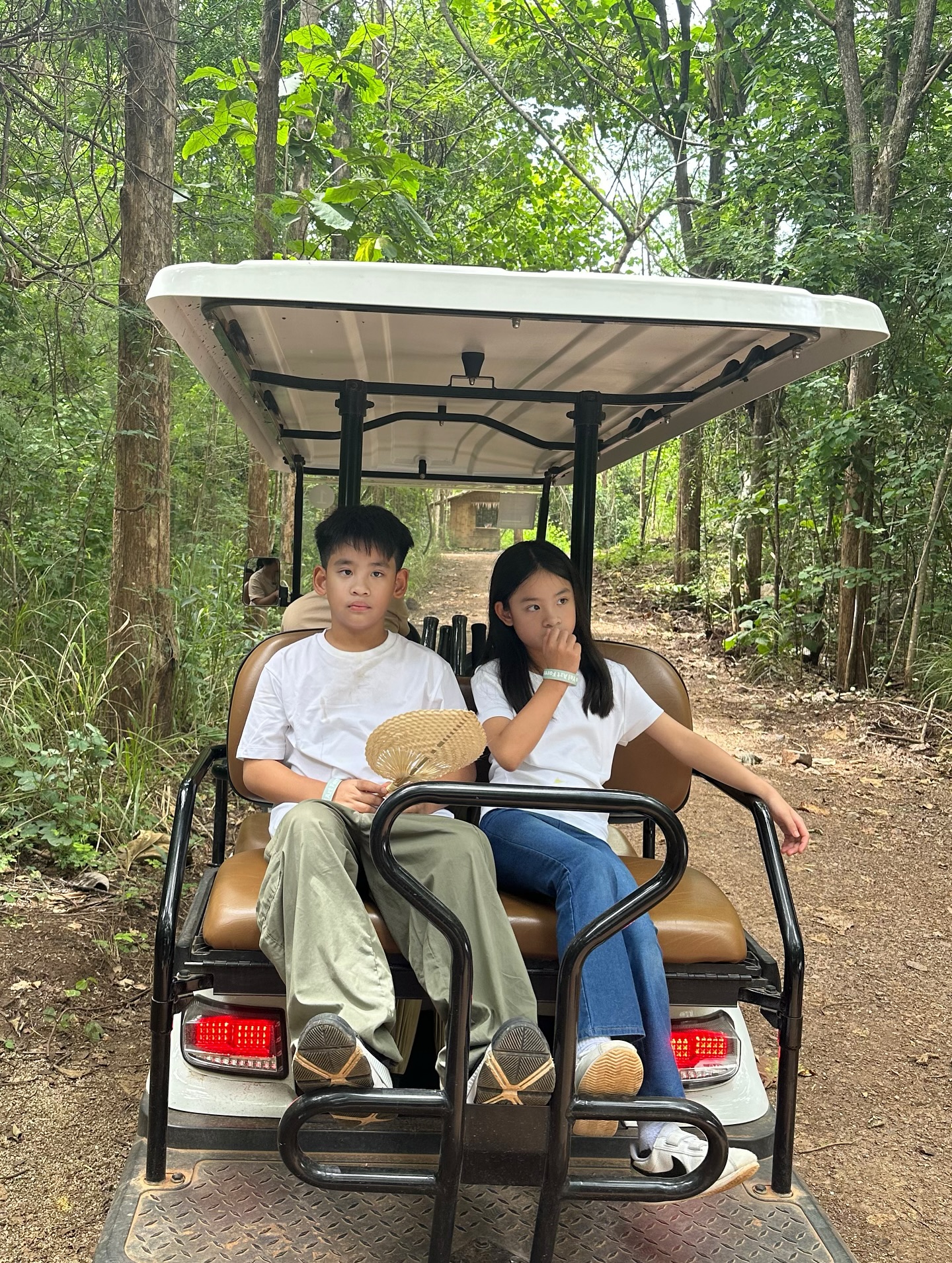 โอ๊ค - สมิทธิ์ อารยะสกุล