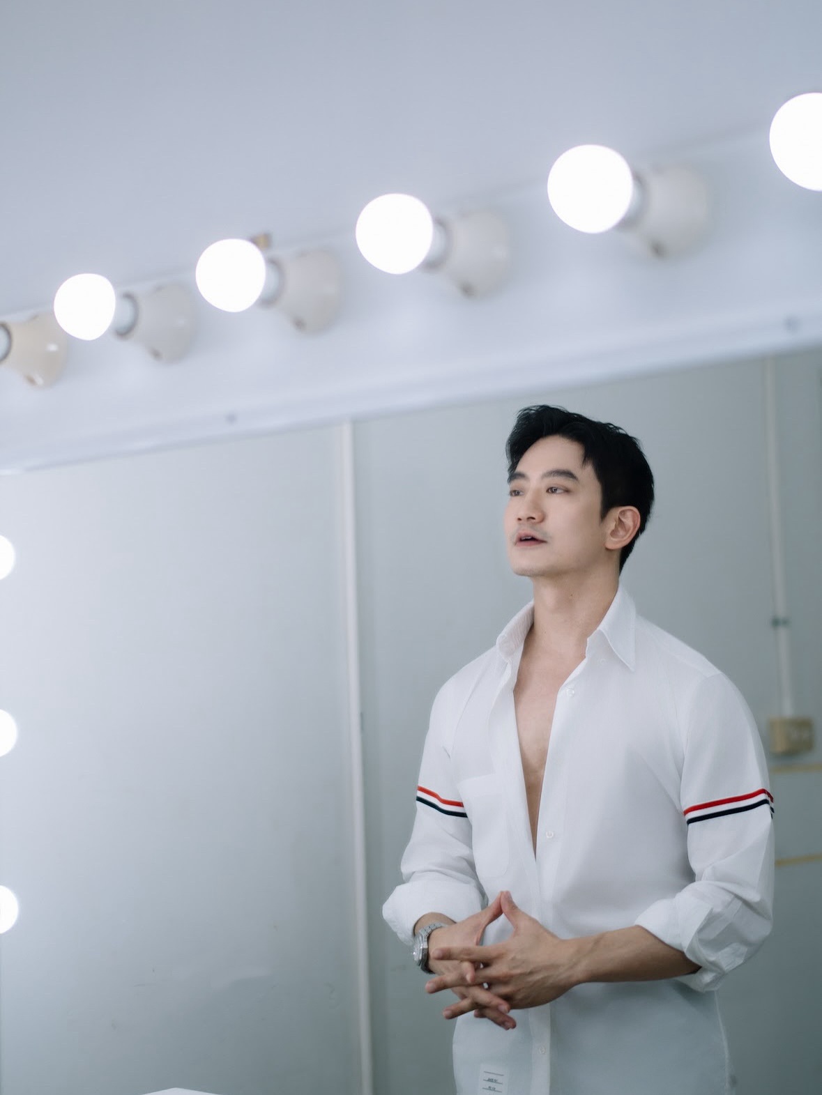 โอ๊ค - สมิทธิ์ อารยะสกุล