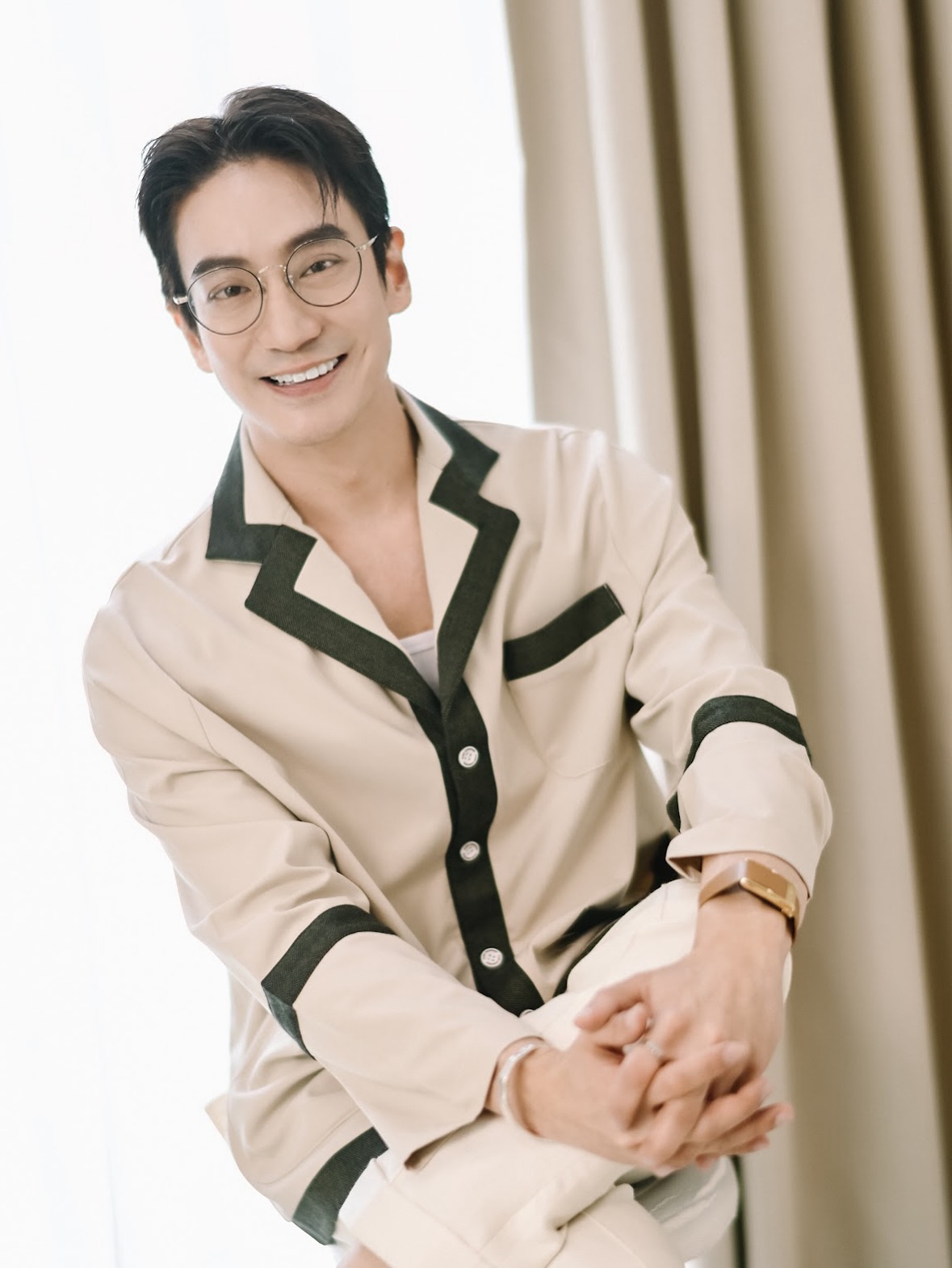 โอ๊ค - สมิทธิ์ อารยะสกุล