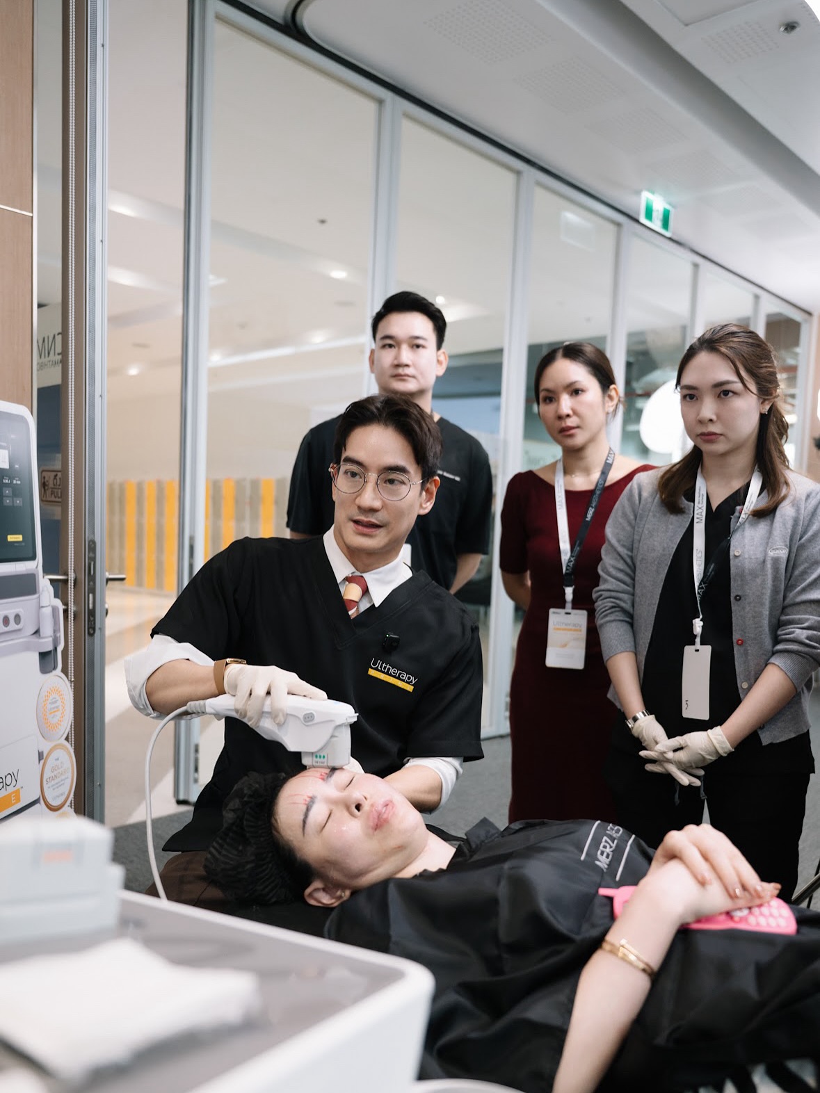 โอ๊ค - สมิทธิ์ อารยะสกุล