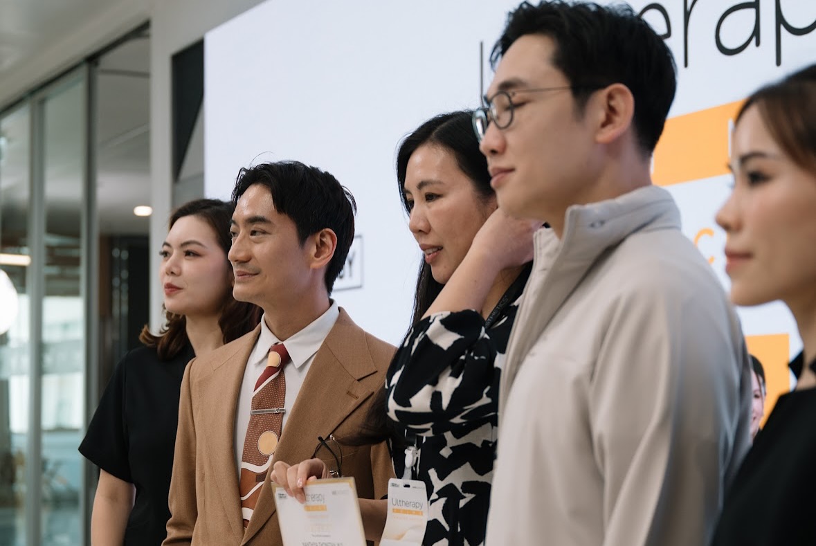 โอ๊ค - สมิทธิ์ อารยะสกุล