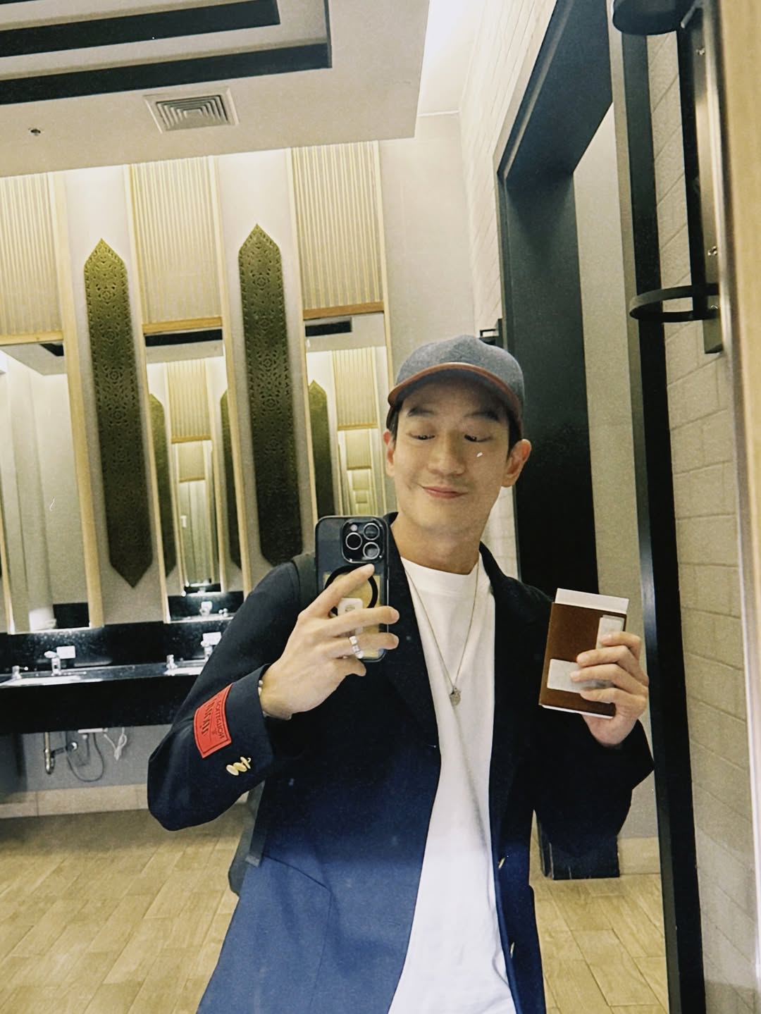 โอ๊ค - สมิทธิ์ อารยะสกุล