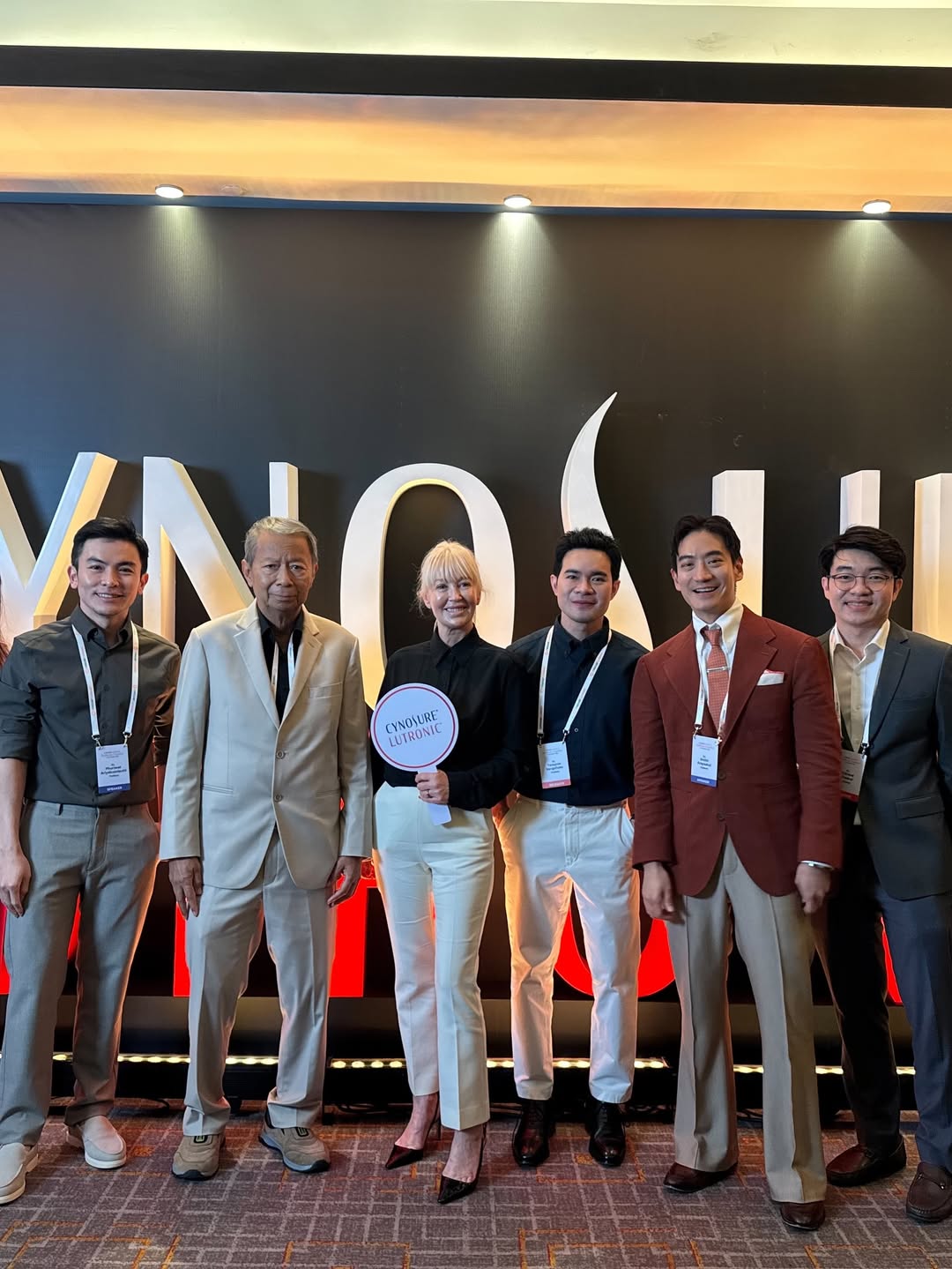 โอ๊ค - สมิทธิ์ อารยะสกุล