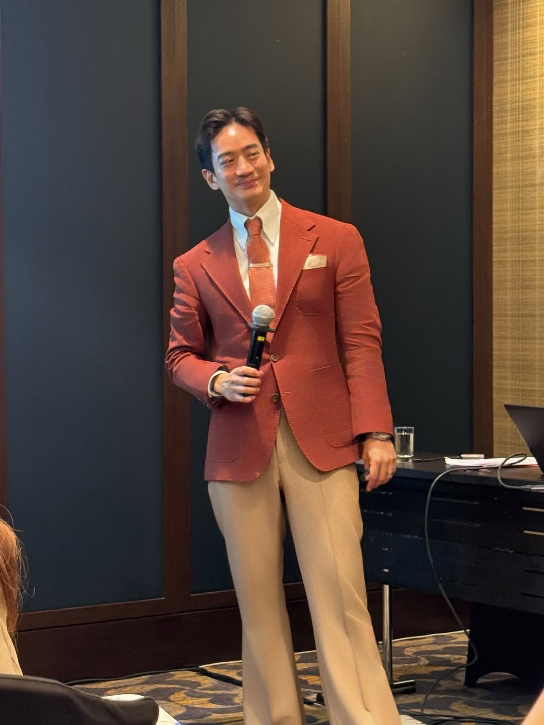 โอ๊ค - สมิทธิ์ อารยะสกุล