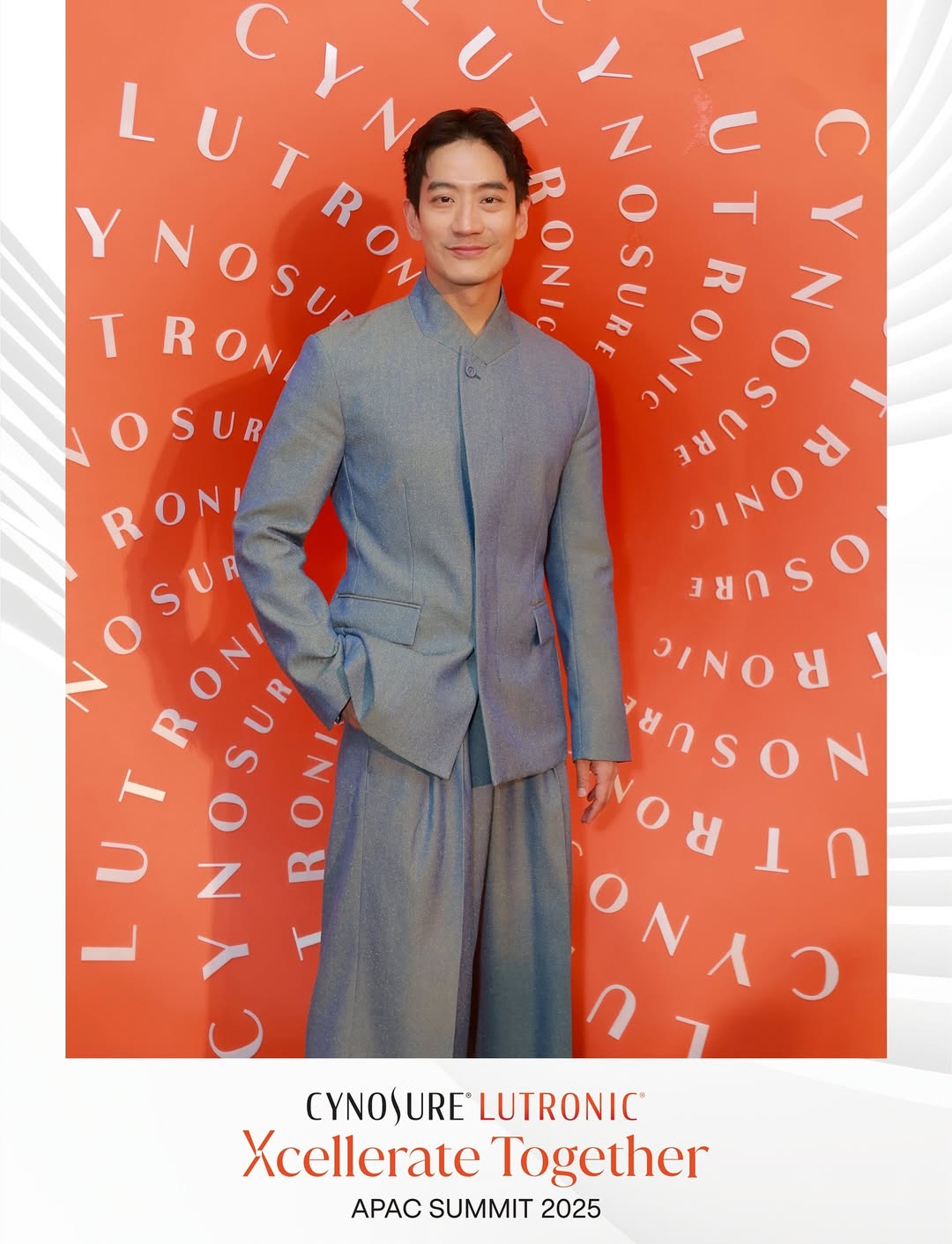 โอ๊ค - สมิทธิ์ อารยะสกุล