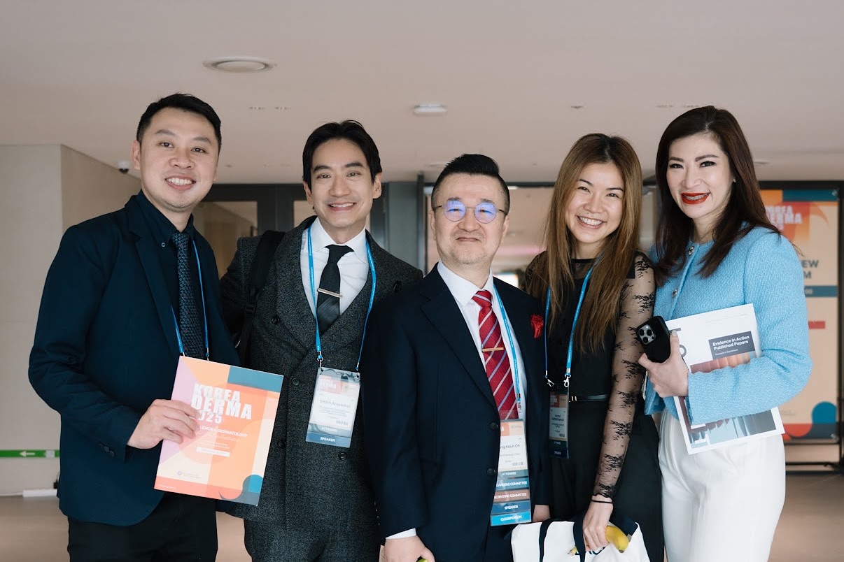 โอ๊ค - สมิทธิ์ อารยะสกุล