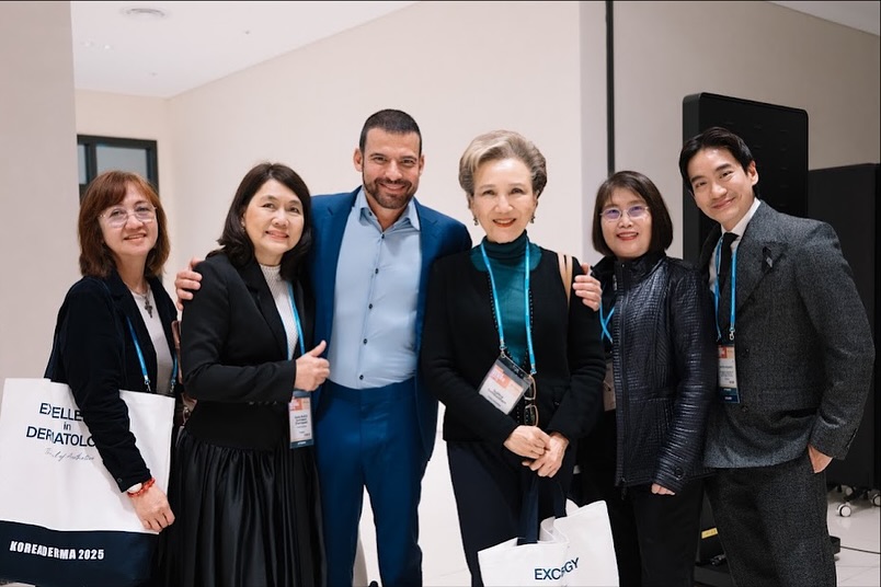 โอ๊ค - สมิทธิ์ อารยะสกุล