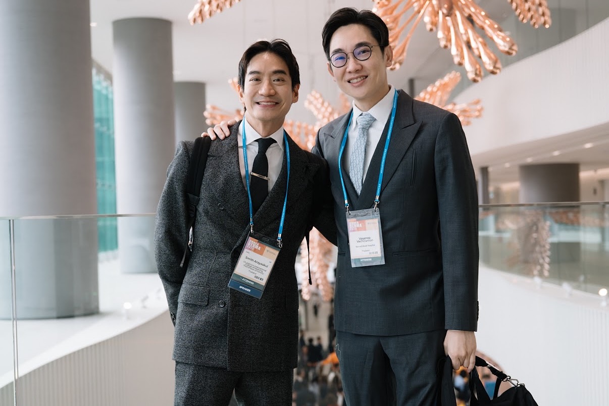 โอ๊ค - สมิทธิ์ อารยะสกุล