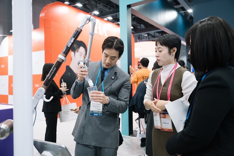 โอ๊ค - สมิทธิ์ อารยะสกุล