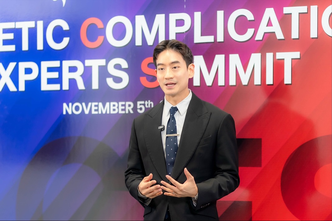 โอ๊ค - สมิทธิ์ อารยะสกุล