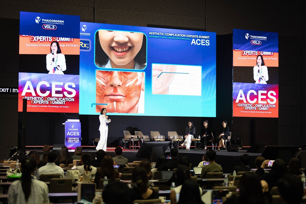 โอ๊ค - สมิทธิ์ อารยะสกุล