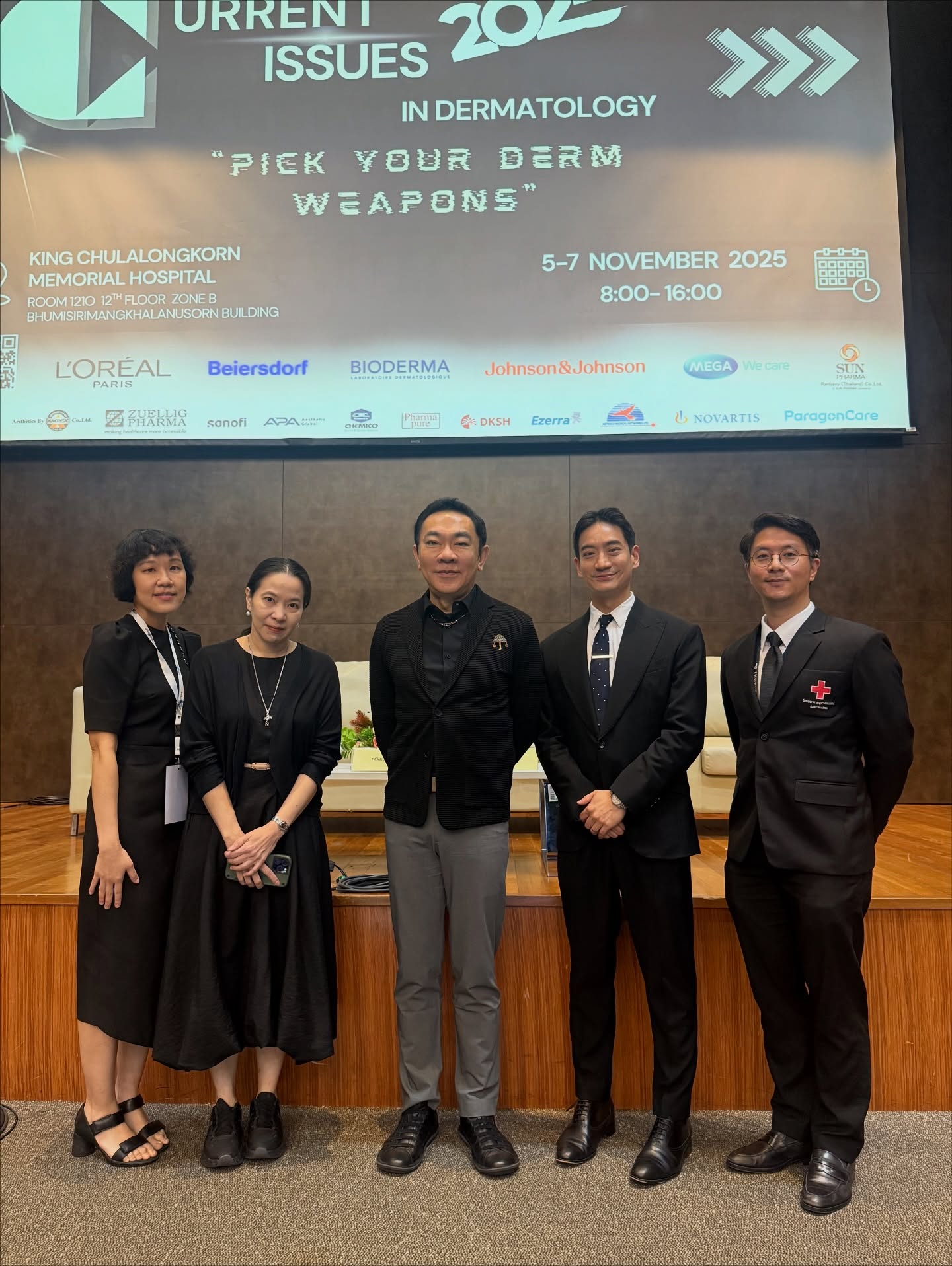 โอ๊ค - สมิทธิ์ อารยะสกุล