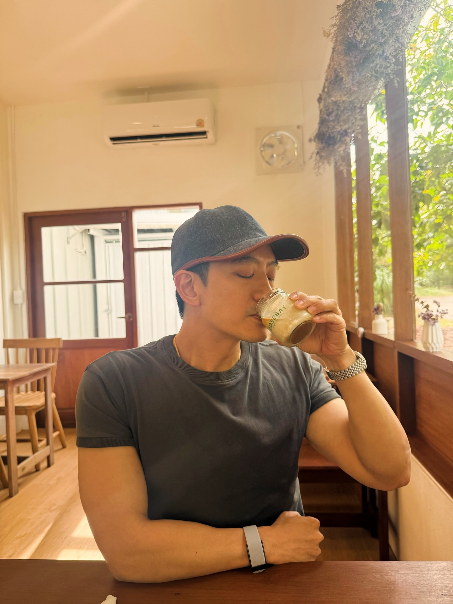 โอ๊ค - สมิทธิ์ อารยะสกุล