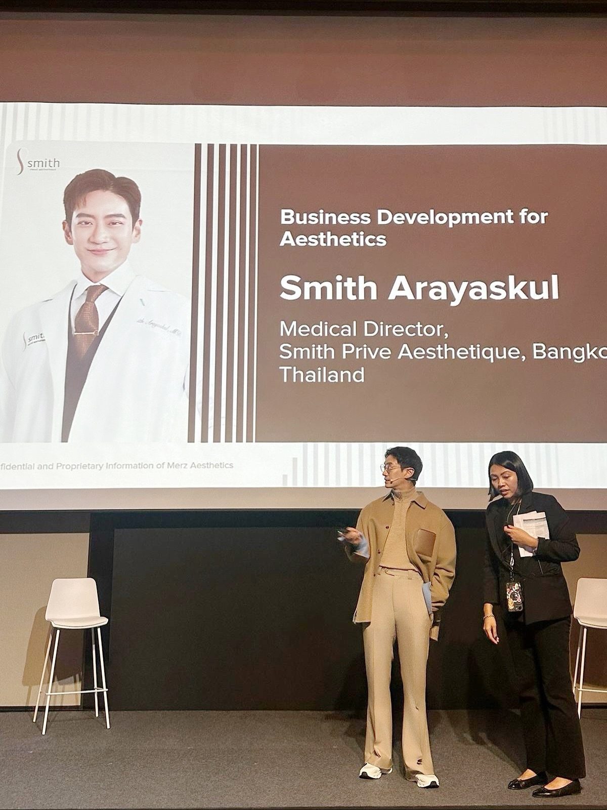 โอ๊ค - สมิทธิ์ อารยะสกุล