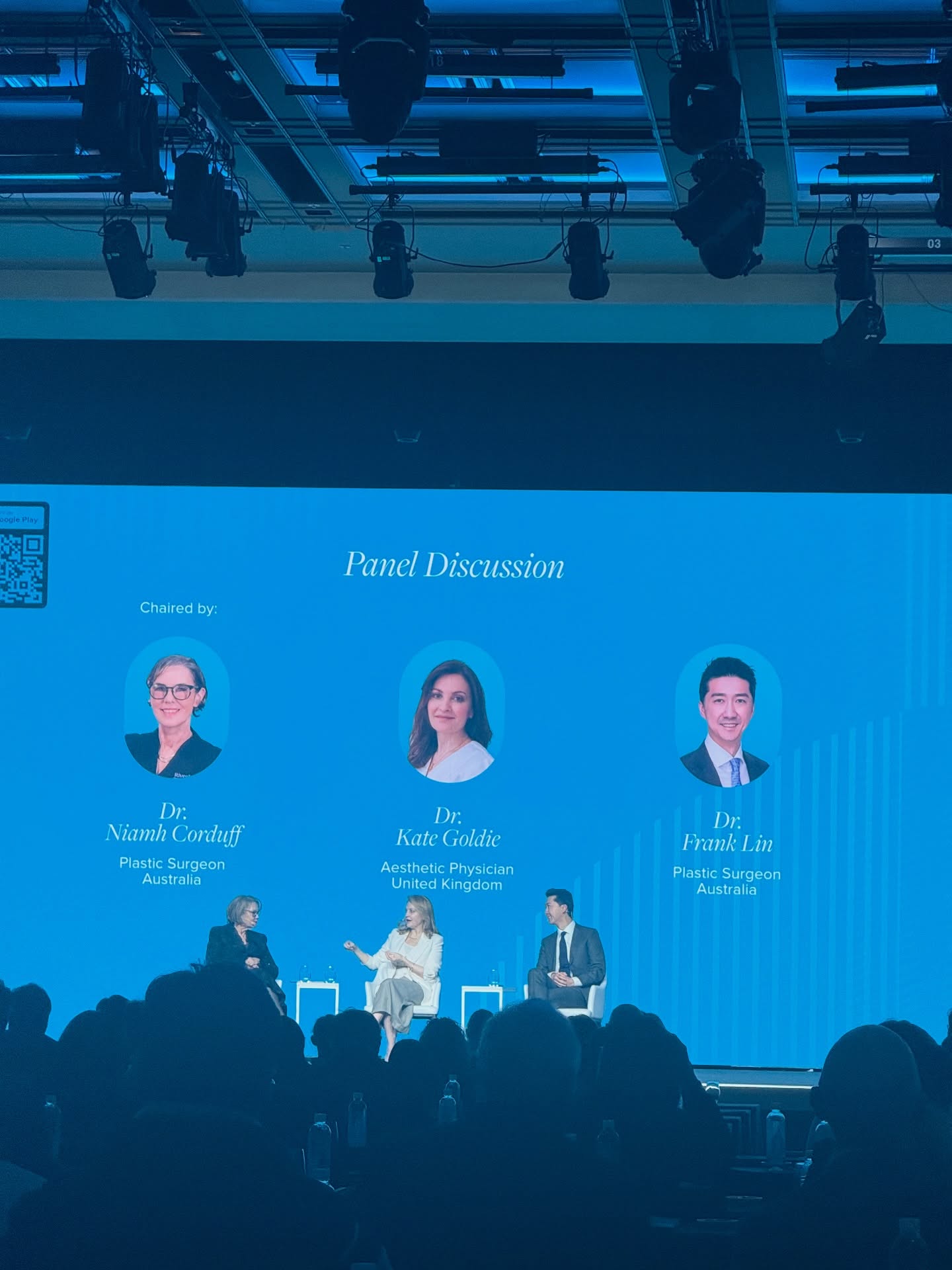 โอ๊ค - สมิทธิ์ อารยะสกุล