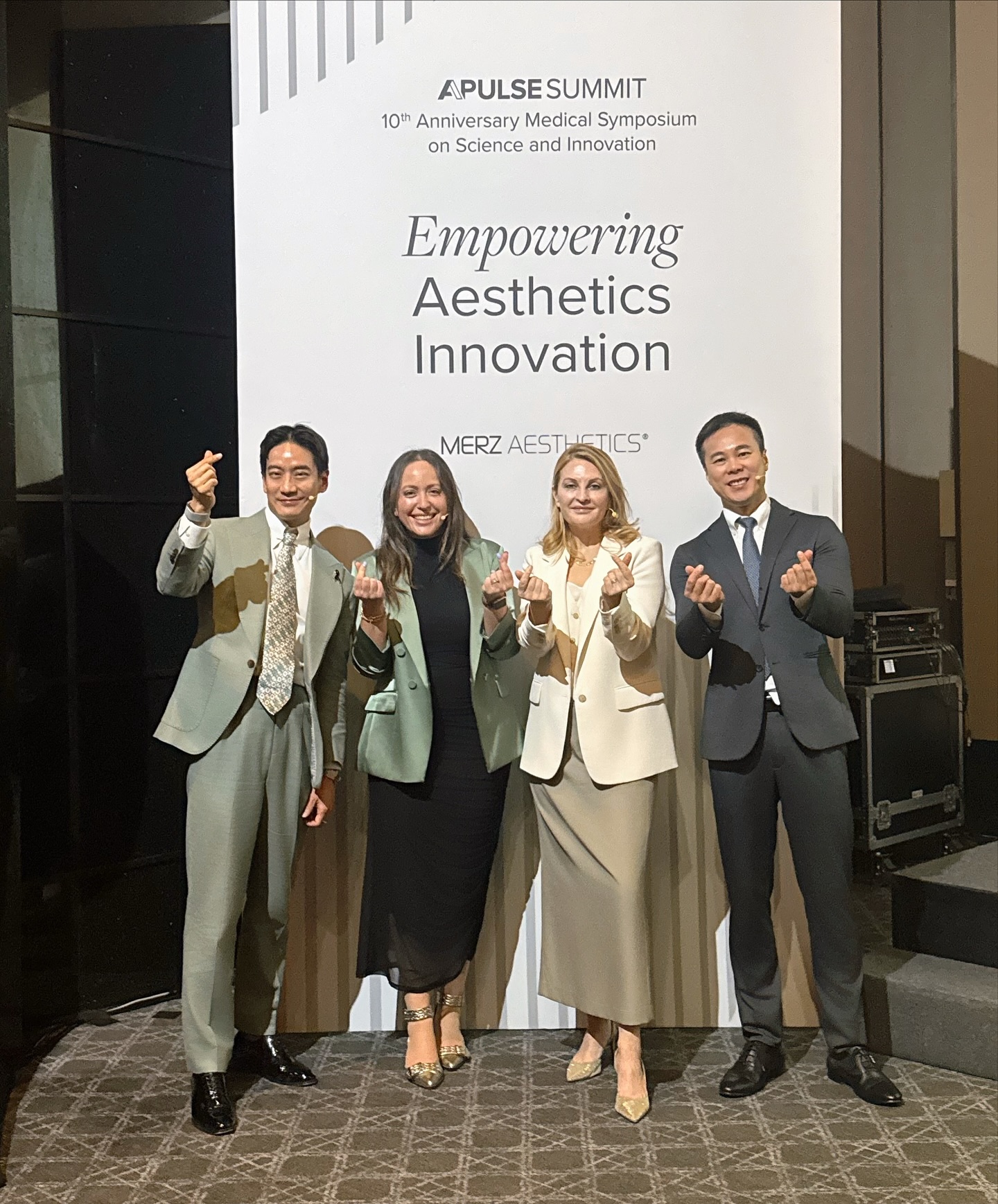 โอ๊ค - สมิทธิ์ อารยะสกุล