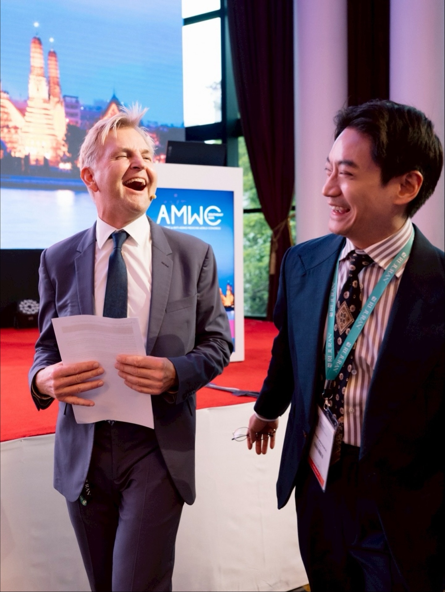 โอ๊ค - สมิทธิ์ อารยะสกุล