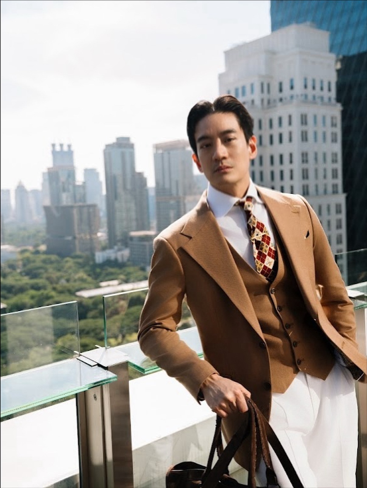 โอ๊ค - สมิทธิ์ อารยะสกุล