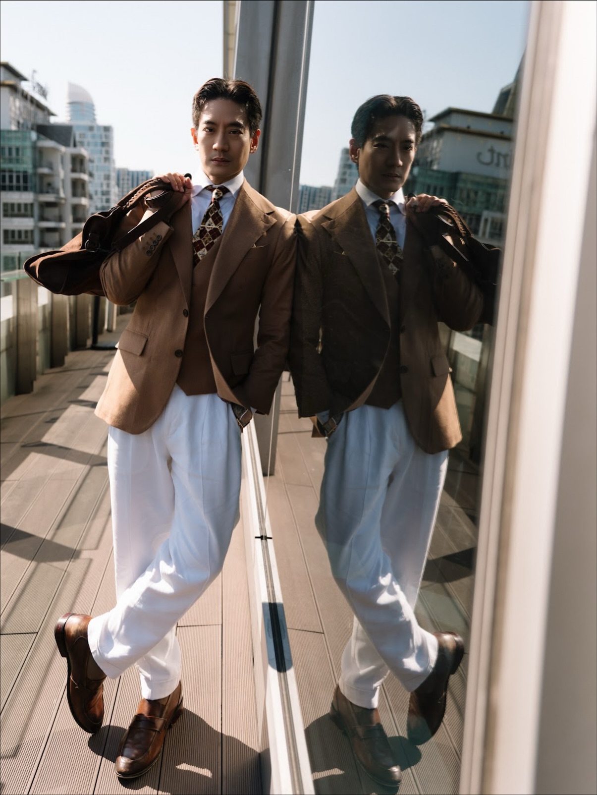 โอ๊ค - สมิทธิ์ อารยะสกุล