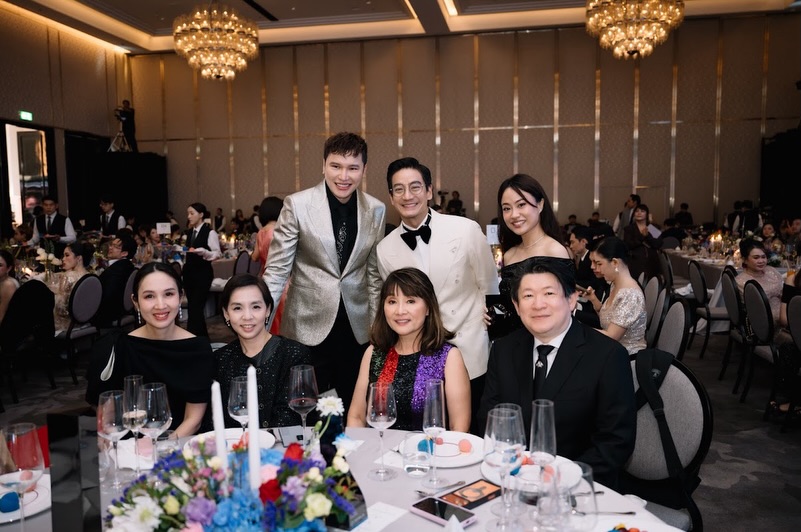 โอ๊ค - สมิทธิ์ อารยะสกุล