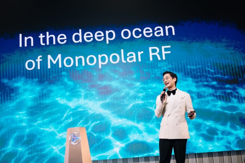 โอ๊ค - สมิทธิ์ อารยะสกุล